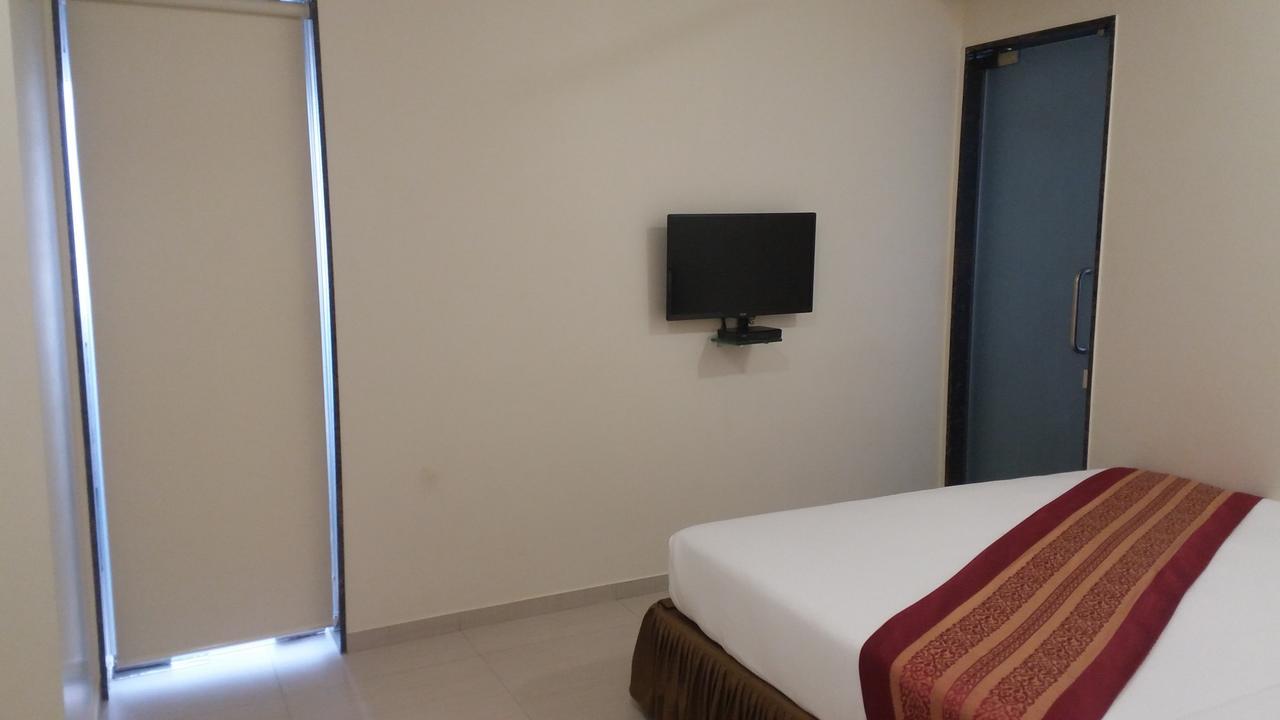 Hotel Ananya Калькутта Экстерьер фото