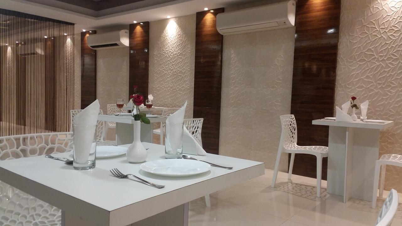 Hotel Ananya Калькутта Экстерьер фото